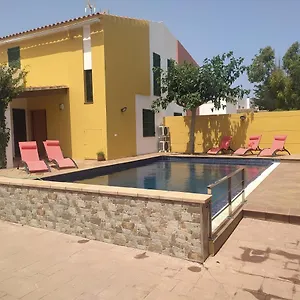 Casa Familiar Con Piscina, Cerca De La Playa Сasa de vacaciones