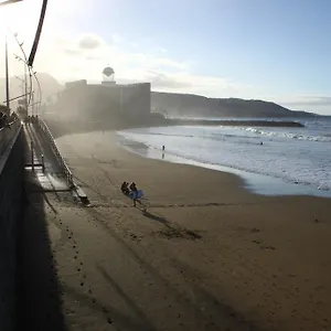 Junto A La Playa Y El Auditorio Apartamento